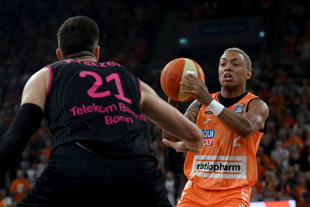 冠接踵而至 冠接踵而至