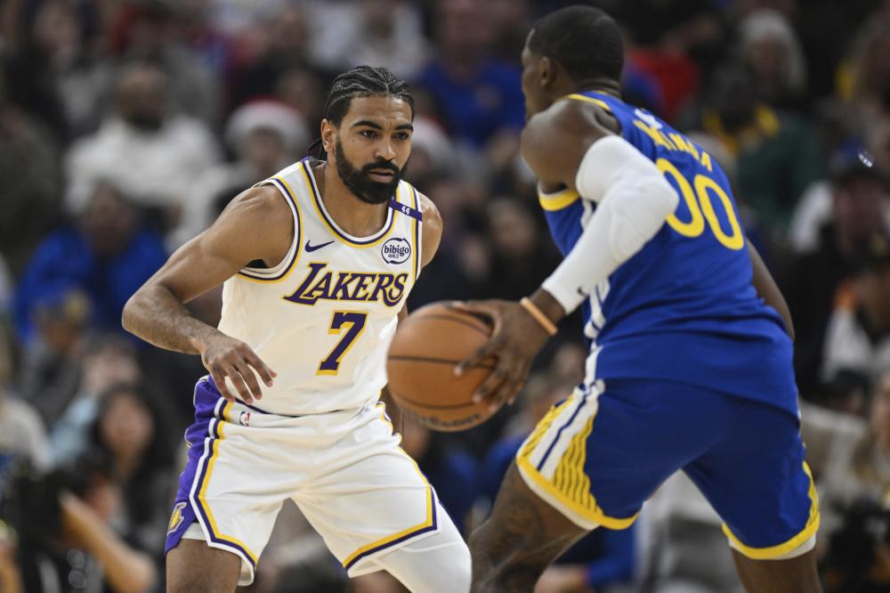 还拉近了球 还拉近了球