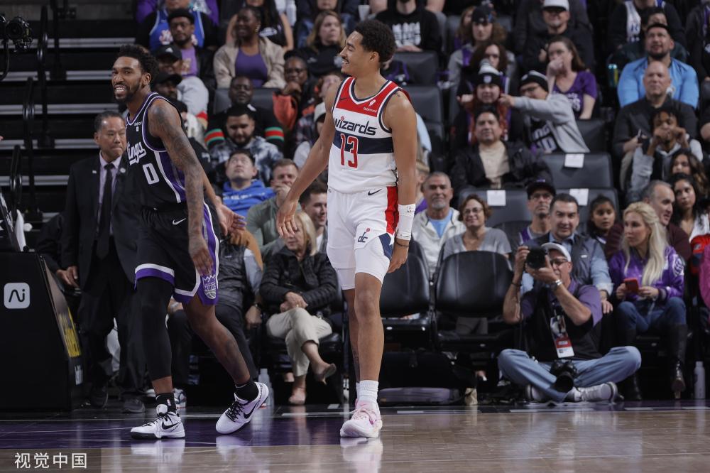 这位年轻小 这位年轻小