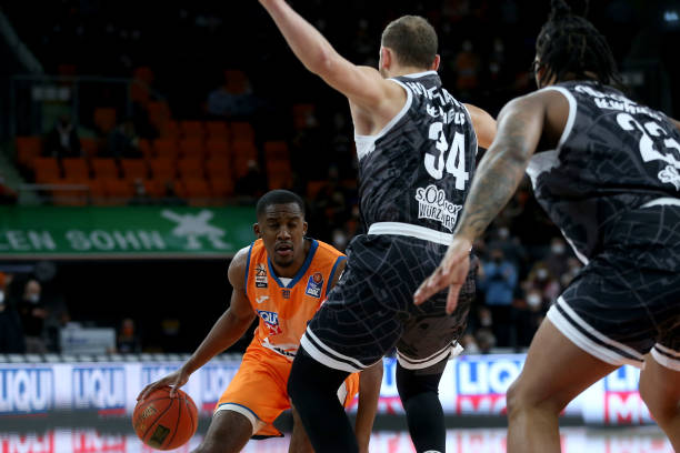 本届比赛的 本届比赛的